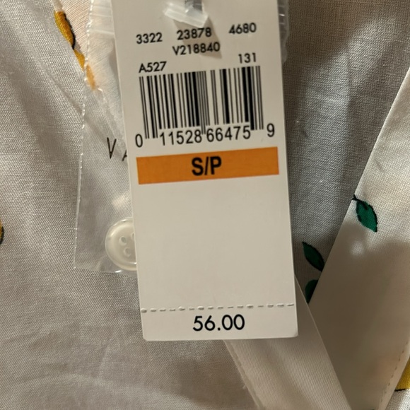 Adorable lemon print top from Van Heusen. Never worn - Picture 3 of 5